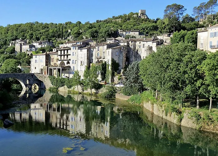 Sauveurs De Reves 2 Suites Independantes Et Un F2 Prive Dans Un Hotel Particulier